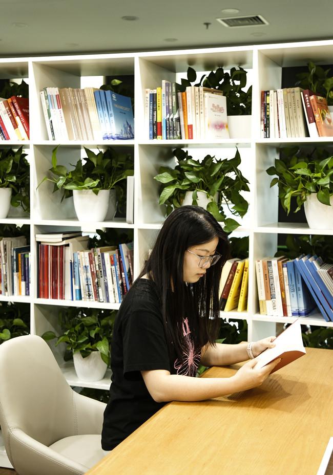 中鐵物貿上海公司“書(shū)香三八” 讀書(shū)活動(dòng)征文作品集