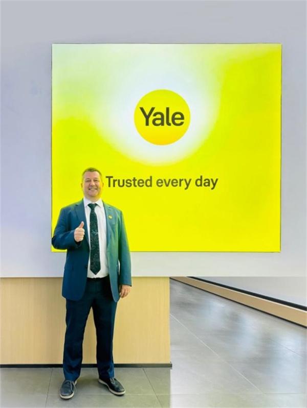 創(chuàng  )新引領(lǐng)，積極奉獻｜Martin Poxton先生榮獲“2024智能鎖行業(yè)態(tài)度人物獎”