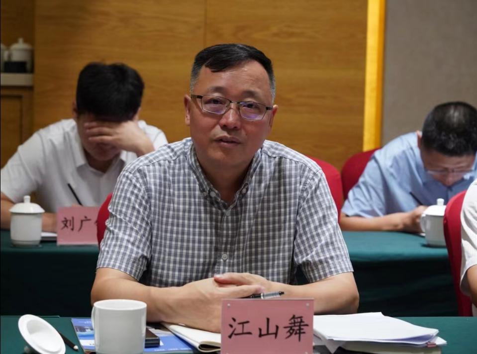 以經(jīng)濟體制改革為牽引   持續推進(jìn)城鄉融合發(fā)展   ——中國城鎮化促進(jìn)會(huì )學(xué)習貫徹二十屆三中全會(huì )精神座談會(huì )發(fā)言摘要