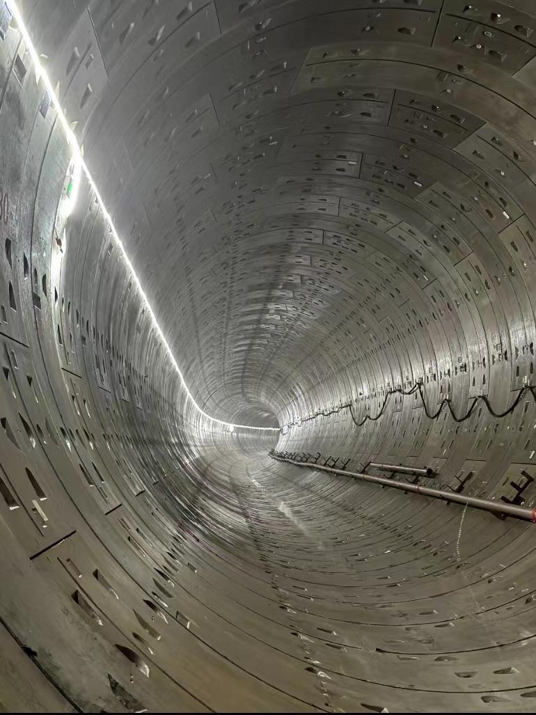 中交一公局石家莊軌道交通4號線(xiàn)石銅路站~友誼南大街站右線(xiàn)盾構順利接收